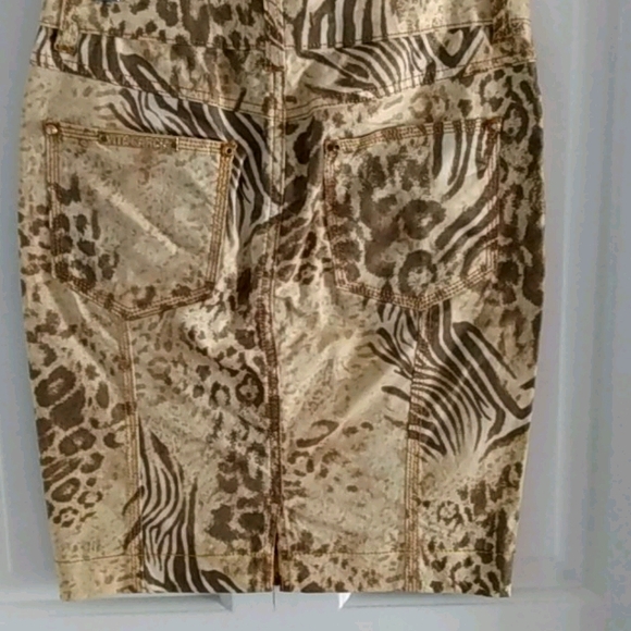 Skirt - Picture 2 of 5